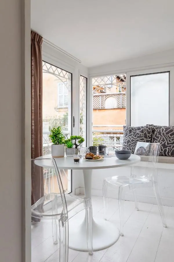 Vittoria Apartment Bdb Rome Italy